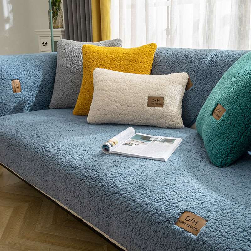 RoyalHug - Save thousands on a new sofa! [Last day of discount]