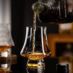 Set van vier whiskyglazen met aromaversterkend ontwerp
