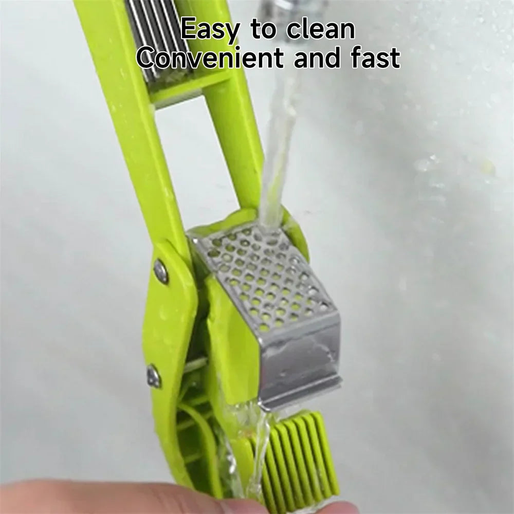 GarlicSwift™ - Press and chop garlic in seconds!