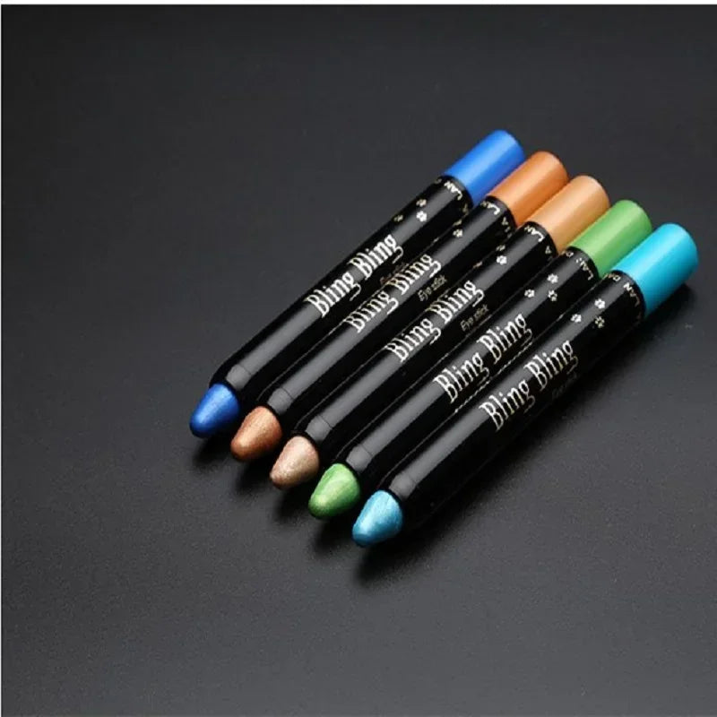 GlamGlow - Waterproof eyeshadow pencil with long-lasting shine