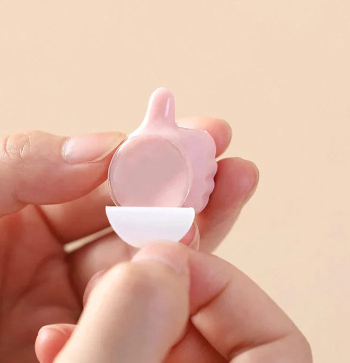 Moderne minimalistische wandgemonteerde opbergplanken voor een georganiseerd leven