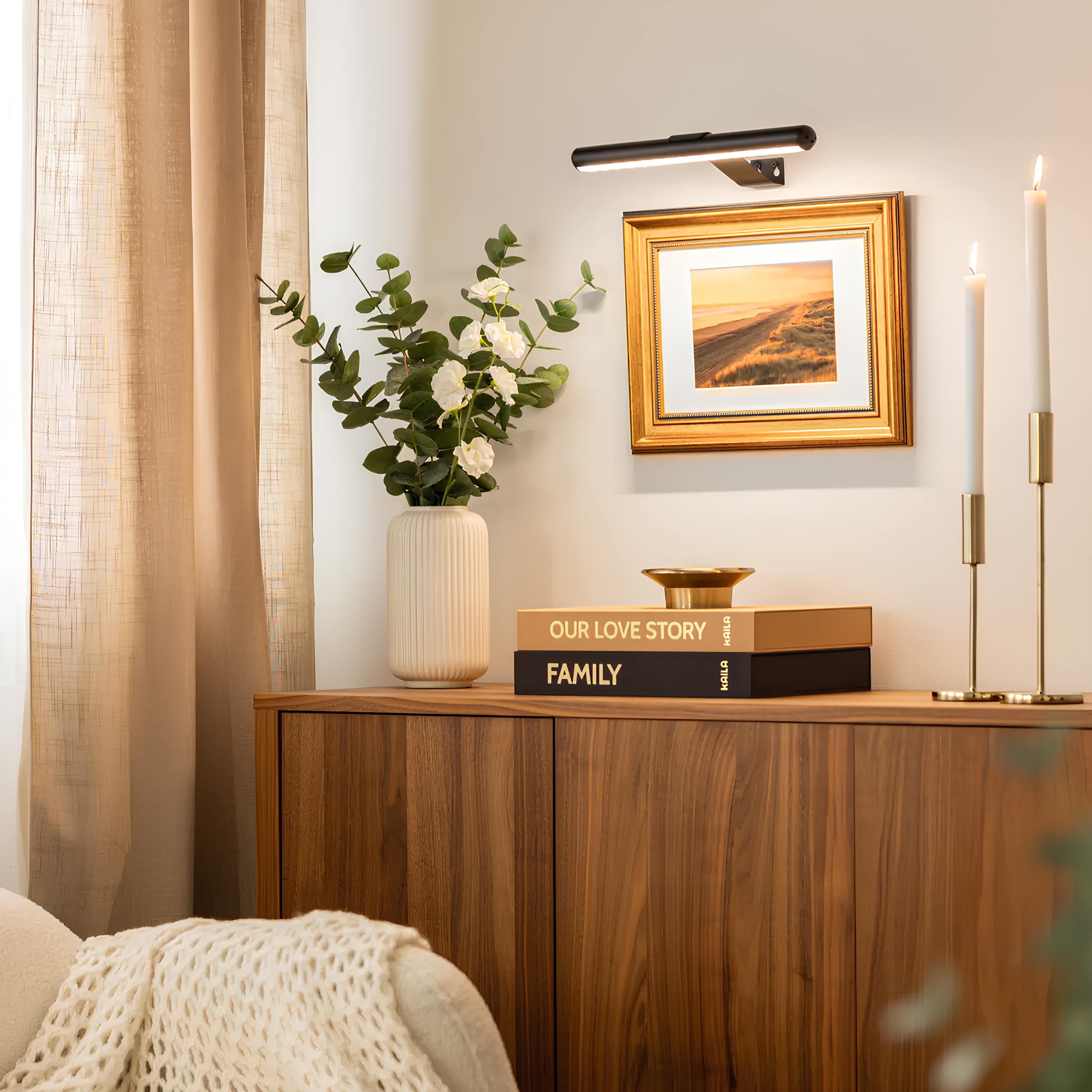 LumoFrame - Art deserves the perfect light!