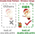 Raamstickers met kerstmotieven aangebracht op een venster