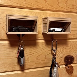 KeySwing - The key holder that moves!