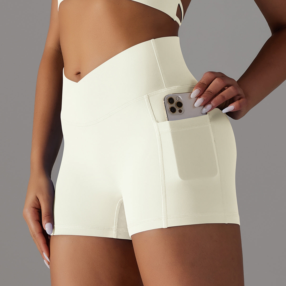 FitNest - The ultimate women's sports shorts with a phone pocket [Last day sale]