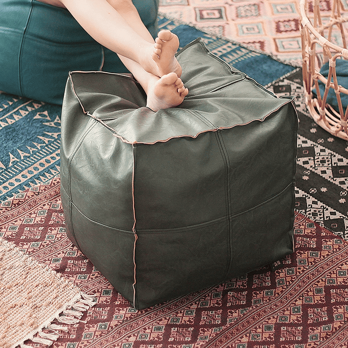 SpaceSeat – seating meets storage, perfectly hidden!