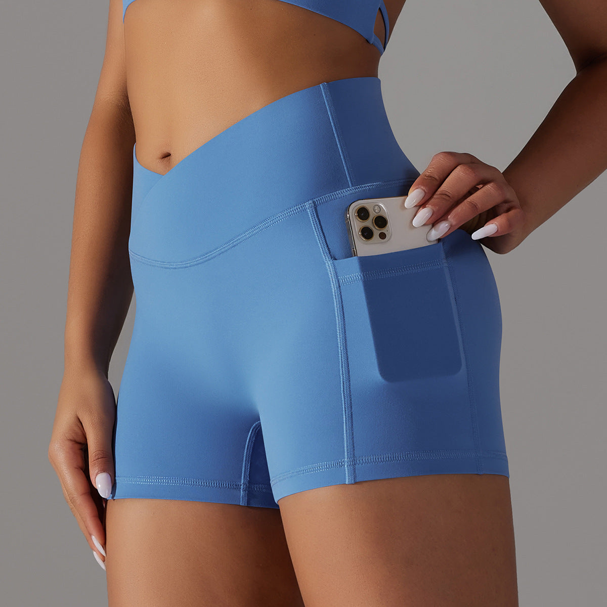 FitNest - The ultimate women's sports shorts with a phone pocket [Last day sale]