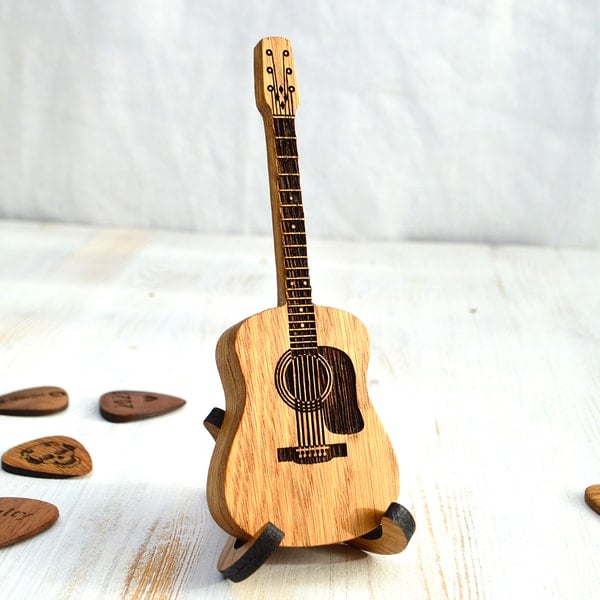50% OFF | GuitarHolder™ - Guitar pick holder + 3 free picks [Last day sale]