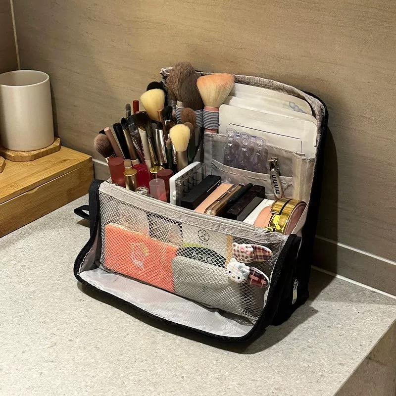 CosmiCase - The ultimate cosmetic bag for home &amp; on the go