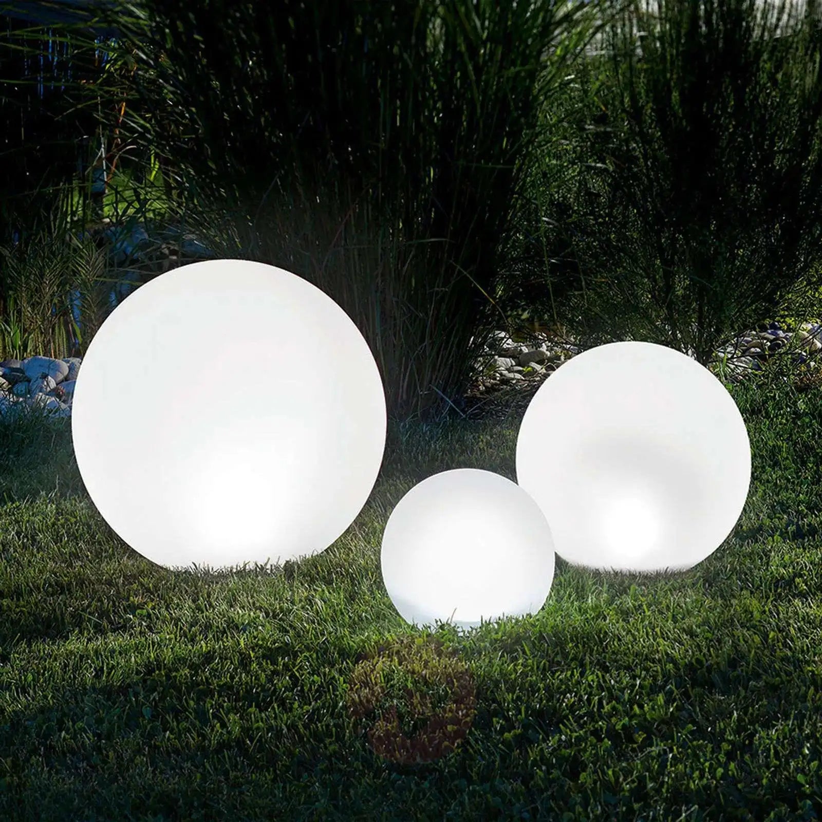 GlowLux - Spherical garden lamp [Last day sale]