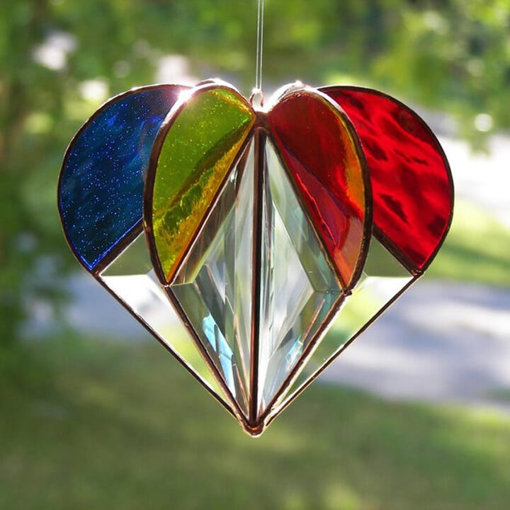 SunLyria - A heart full of light and color