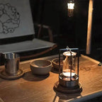 Kristallen tafellamp als decoratieve verlichting in een modern interieur