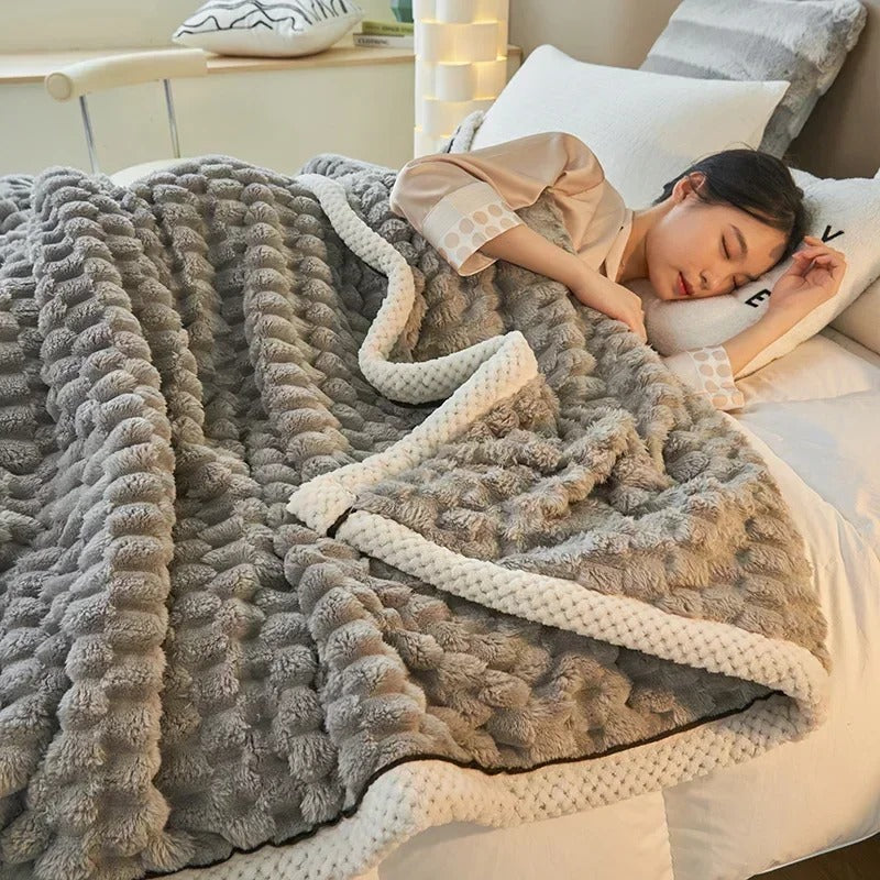 FluffyComfort - Velvety-soft autumn blanket for the bed [Last day of sale]