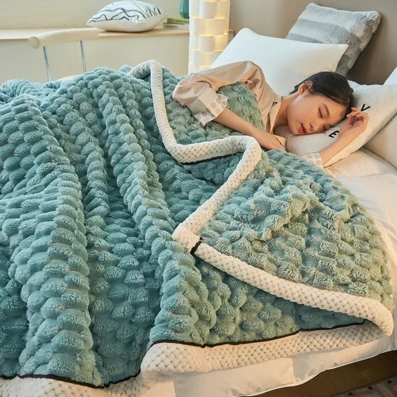 FluffyComfort - Velvety-soft autumn blanket for the bed [Last day of sale]