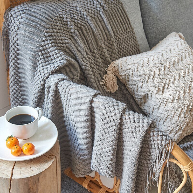 LoomSoft - cozy knitted blanket for sofa and bed