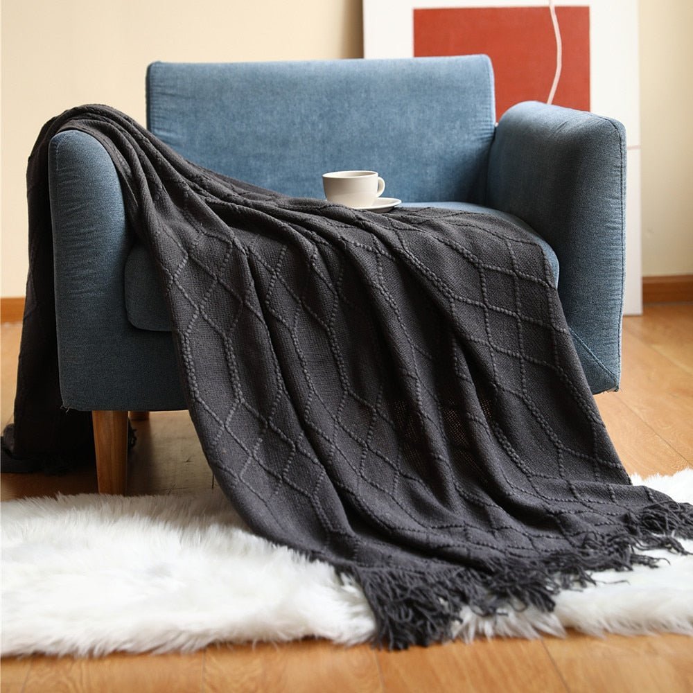 LoomSoft - cozy knitted blanket for sofa and bed