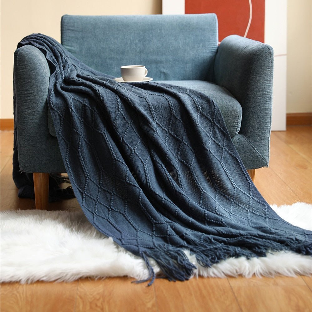 LoomSoft - cozy knitted blanket for sofa and bed