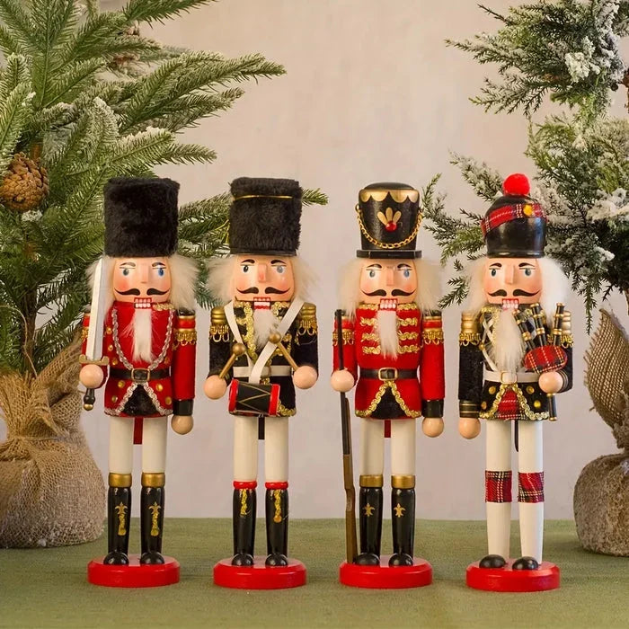 Kleurrijk kerstbeeldje met gedetailleerde notenkrakerfiguur