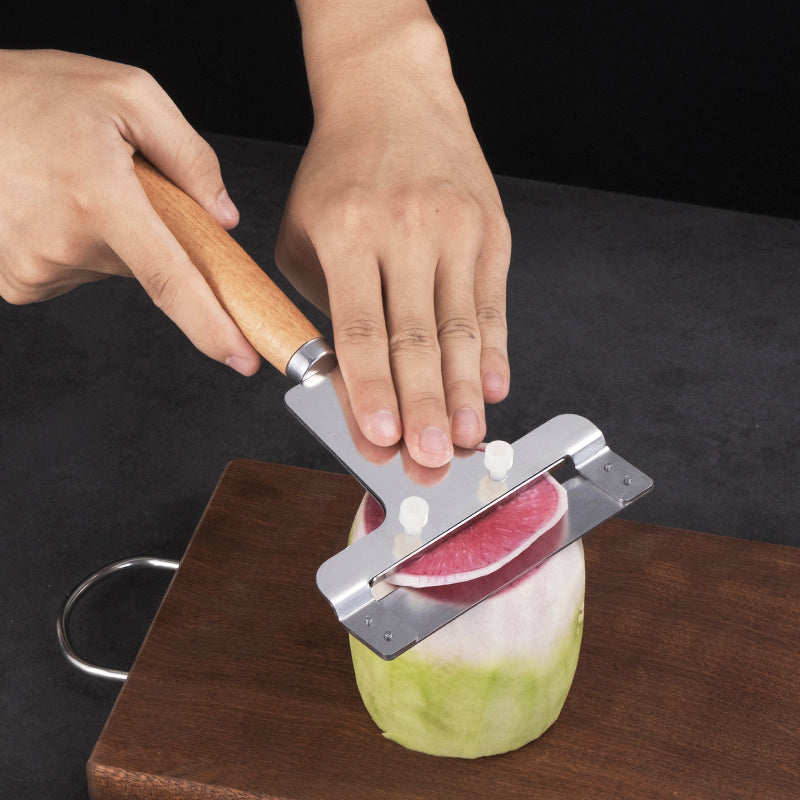 PeelTastic - Creative multifunctional vegetable peeler and cutter