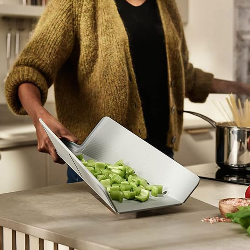 PrepFold - Foldable multifunctional cutting board