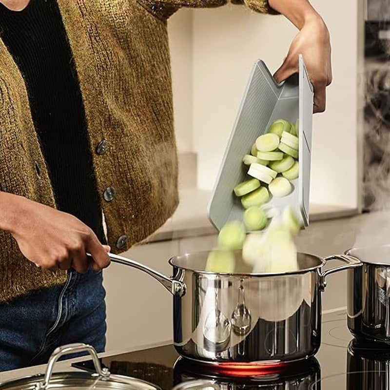 PrepFold - Foldable multifunctional cutting board