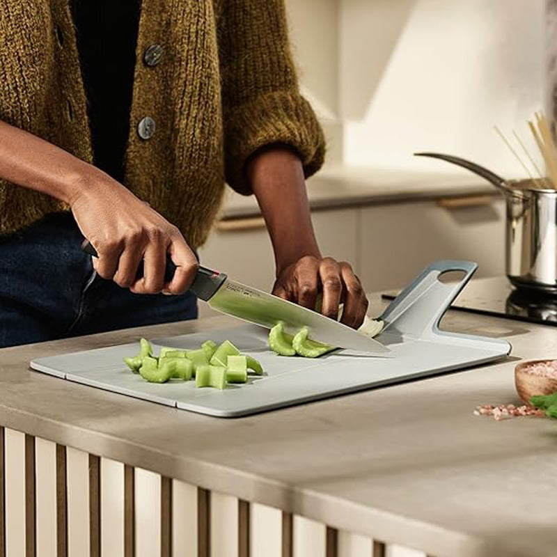 PrepFold - Foldable multifunctional cutting board