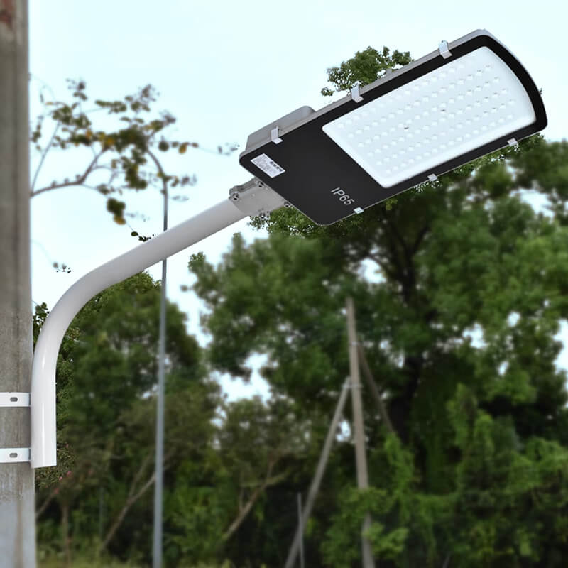 LumiStreet - Powerful solar-powered outdoor lighting