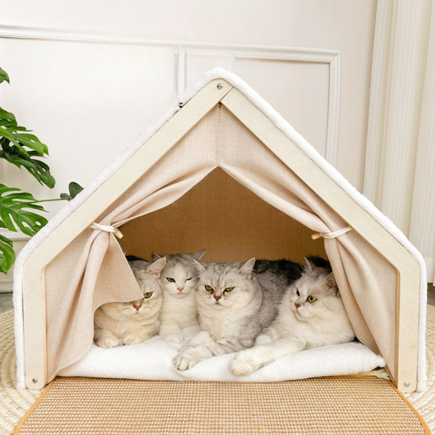 WhiskerVilla - Cozy cat villa with sisal scratching roof