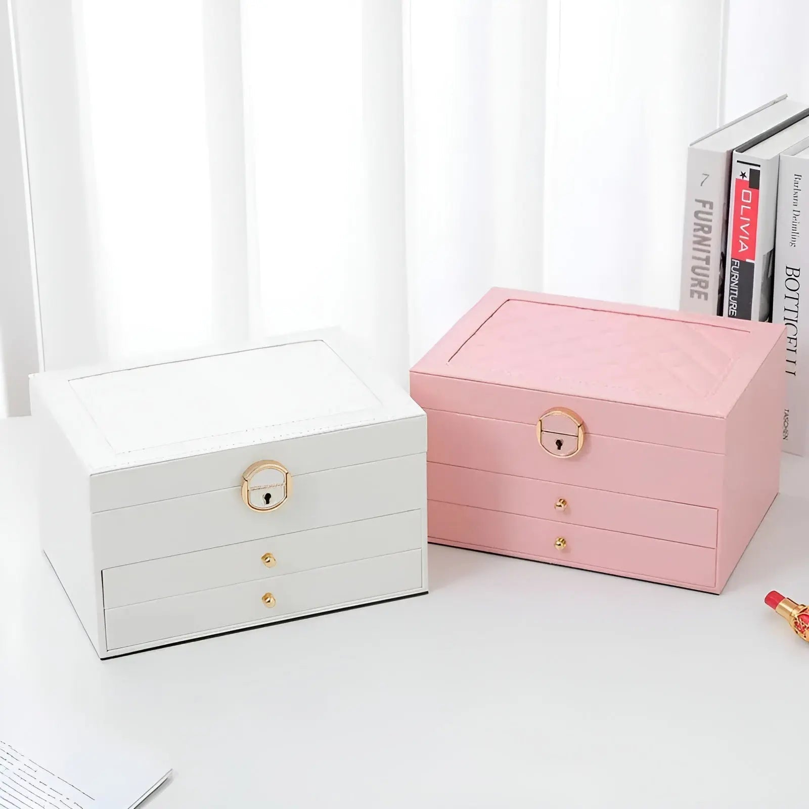 LuxeTrove - Stylish jewelry storage with a luxury factor